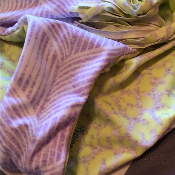 Reversible Victoria’s Secret bikini bottom - Picture 4 of 5